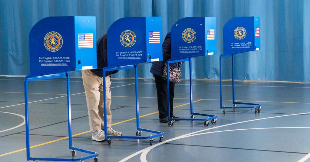 DHS’s Data Grab Is Getting Citizens Kicked Off Voter Rolls, New Complaint Says DHS’s Data Grab Is Getting Citizens Kicked Off Voter Rolls, New Complaint Says