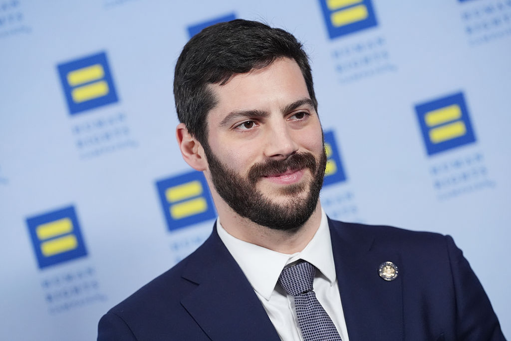 Anthropic-funded group backs candidate attacked by rival AI super PAC Alex Bores