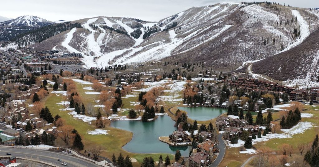 Record Low Snow in the West Will Mean Less Water, More Fire, and Political Chaos Record Low Snow in the West Will Mean Less Water, More Fire, and Political Chaos